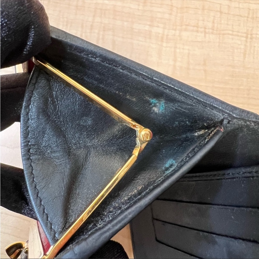 Authentic Gucci Wallet - Picture 11 of 13